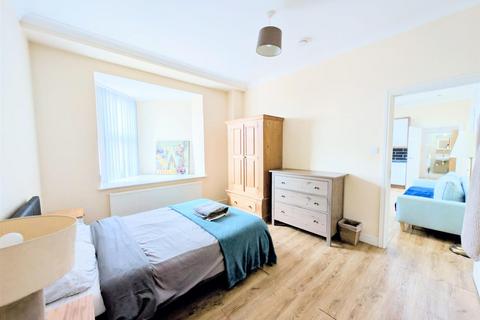 2 bedroom flat for sale, Parliament House, St. Laurence Way, Slough