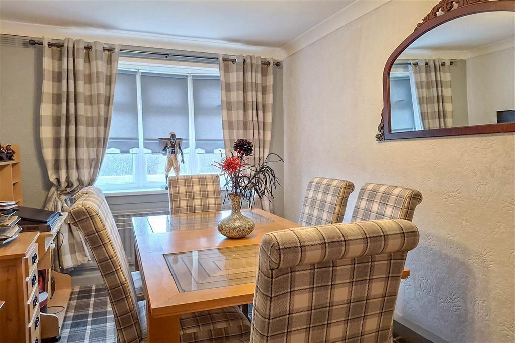 Bedroom Two / Dining