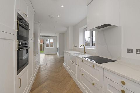 3 bedroom semi-detached house for sale, Edington Way, Kings Hill, ME19 4SW