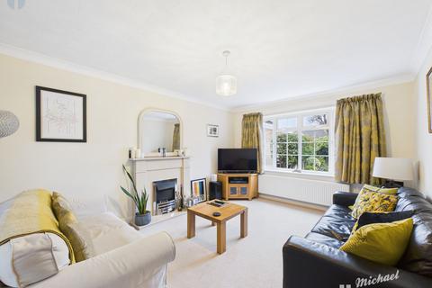 4 bedroom detached house for sale, Penrith Way, Aylesbury