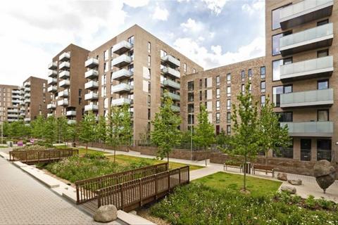 Deauville Close, London E14