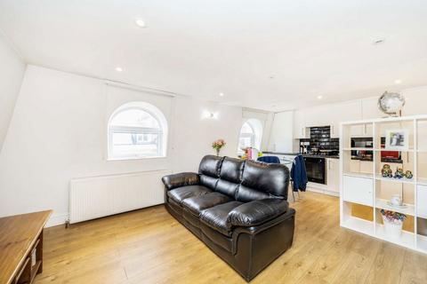 1 bedroom flat to rent, Russell Gardens, London W14