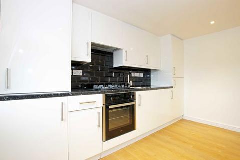 1 bedroom flat to rent, Russell Gardens, London W14