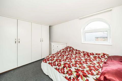 1 bedroom flat to rent, Russell Gardens, London W14