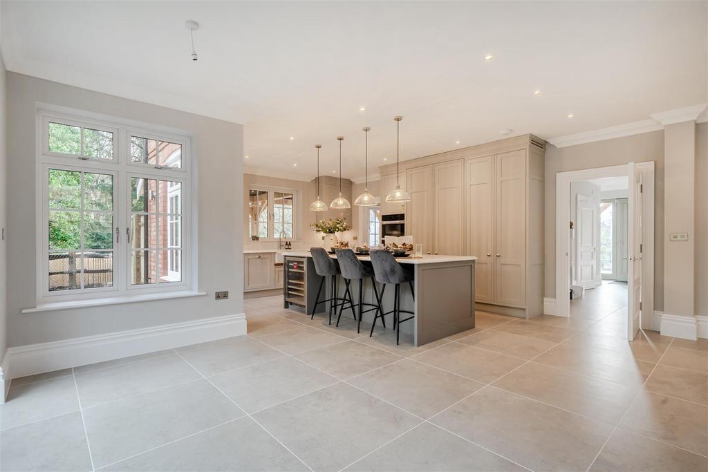 Kitchen-Dining-Family Room (3).jpg