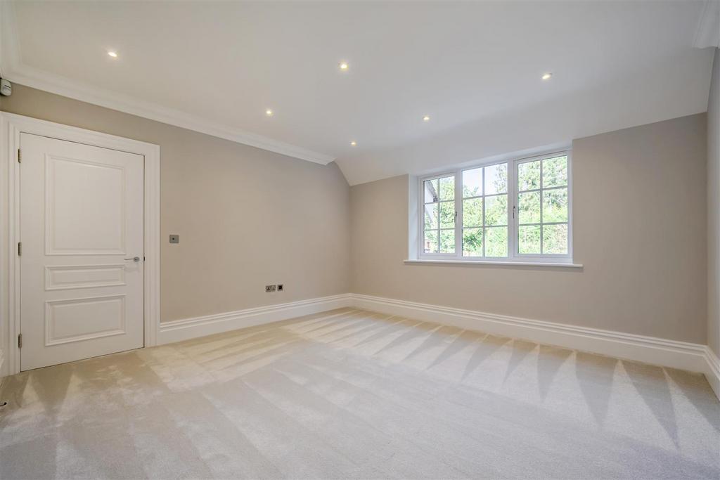 Bedroom 1.jpg