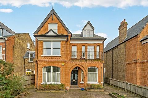 3 bedroom flat for sale, Helena Road, London W5