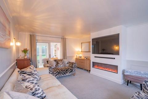 3 bedroom semi-detached house for sale, Tayson Way, Malvern, Worcestershire, WR14
