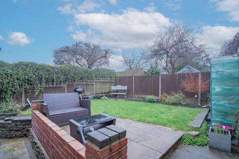 3 bedroom semi-detached house for sale, Tayson Way, Malvern, Worcestershire, WR14