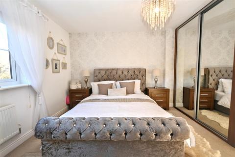 4 bedroom end of terrace house for sale, Kensington Way, Polegate