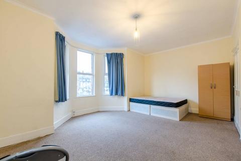 2 bedroom house to rent, Venetian Road, Camberwell, London, SE5