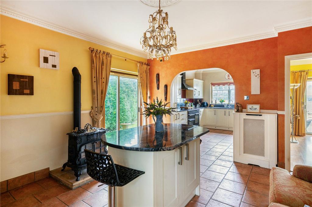Kit/Breakfast Room