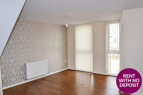 3 bedroom terraced house to rent, Stadium Drive, Beswick, Manchester, M11