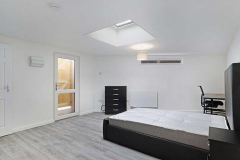 undefined, Lawton Road, Loughton IG10