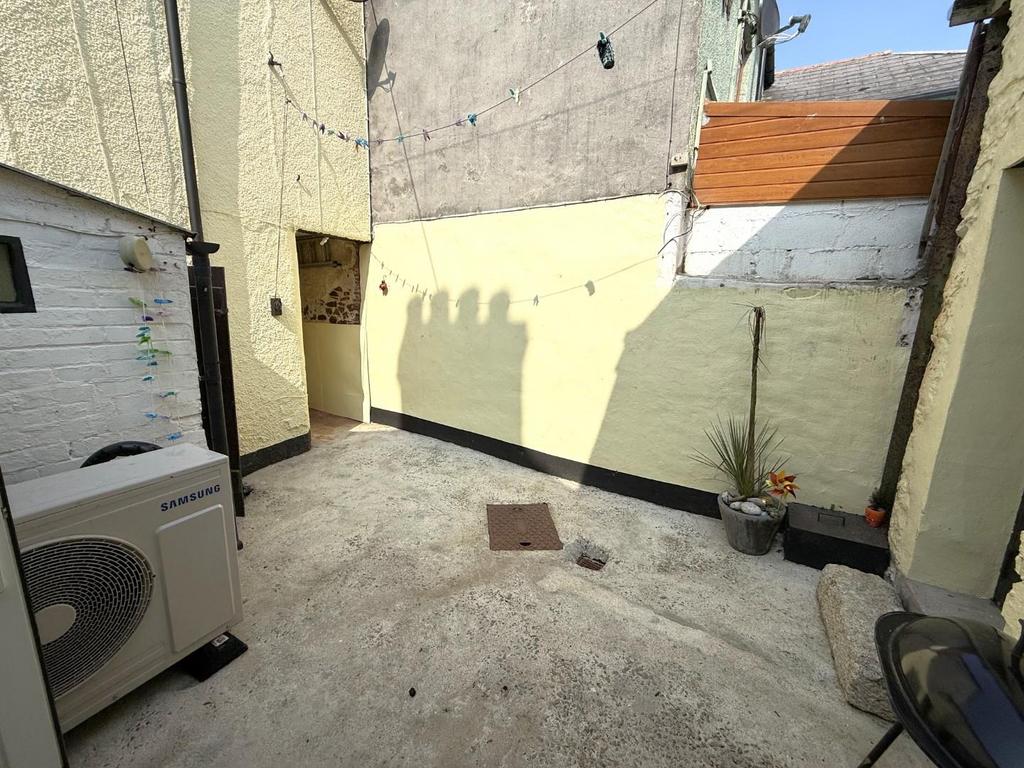 Courtyard.jpeg