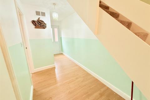 2 bedroom terraced house to rent, Cranwell Road, Nottingham NG8