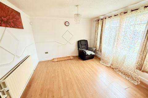 2 bedroom terraced house to rent, Cranwell Road, Nottingham NG8