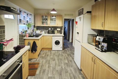 2 bedroom bungalow for sale, Springvale Rise, Pontefract WF9