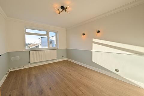 1 bedroom flat to rent, Aintree Close, Uxbridge, UB8