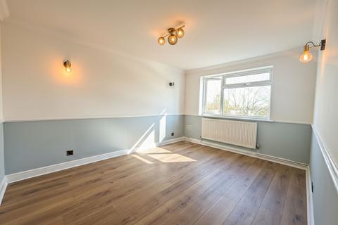 1 bedroom flat to rent, Aintree Close, Uxbridge, UB8