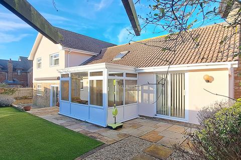 4 bedroom detached house for sale, Lynric Close Barton on Sea New Milton