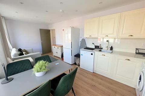 3 bedroom apartment to rent, Dudden Hill Lane, London, NW10