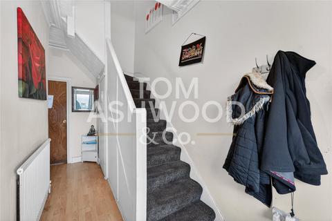 3 bedroom end of terrace house for sale, Salisbury Avenue, Barking, IG11