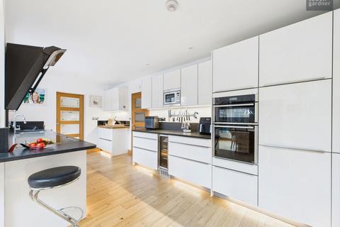 undefined, Plaitford Close, Rickmansworth, WD3 1NJ