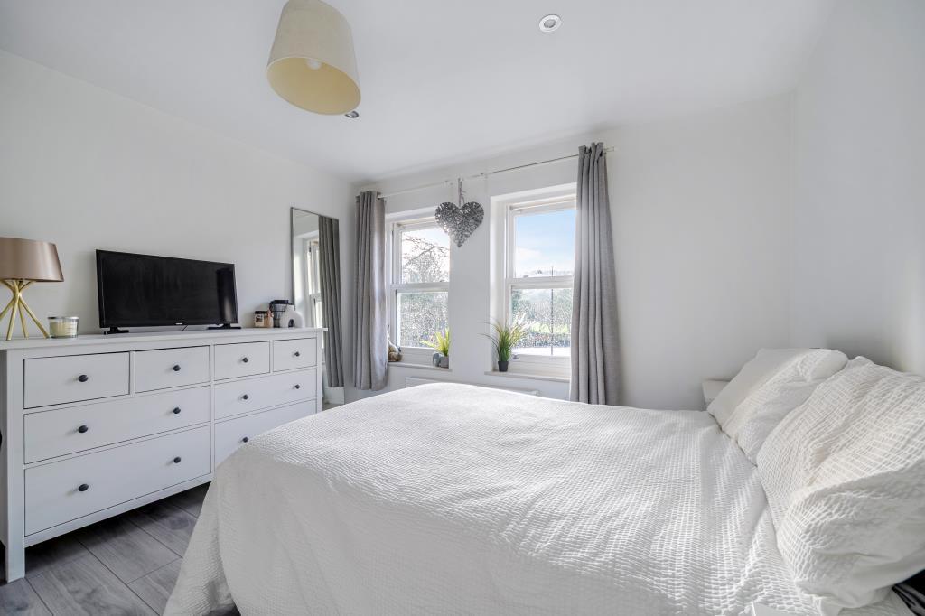 Bedroom 1 (2)