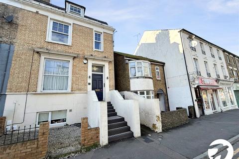 2 bedroom flat to rent, Station Street, Sittingbourne, Kent, ME10
