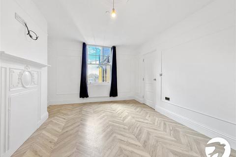 2 bedroom flat to rent, Station Street, Sittingbourne, Kent, ME10
