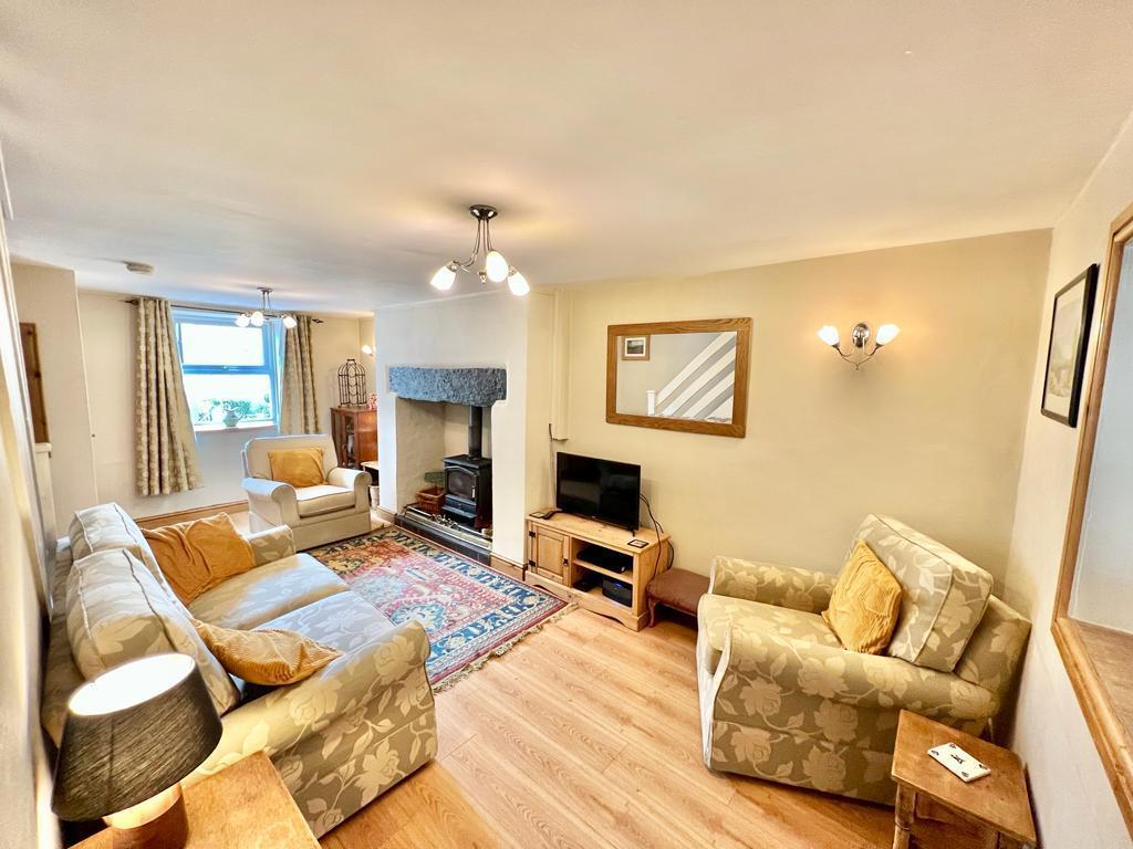 G J pr6q3 IUKH1o B0k8 MCyw.jpg