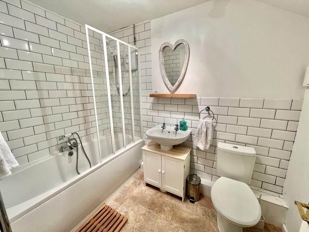 FReu GZ6 BHE6aei JTDy Fbvw.jpg