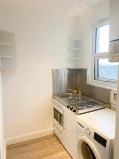 Studio to rent, Churchmead road, London NW10