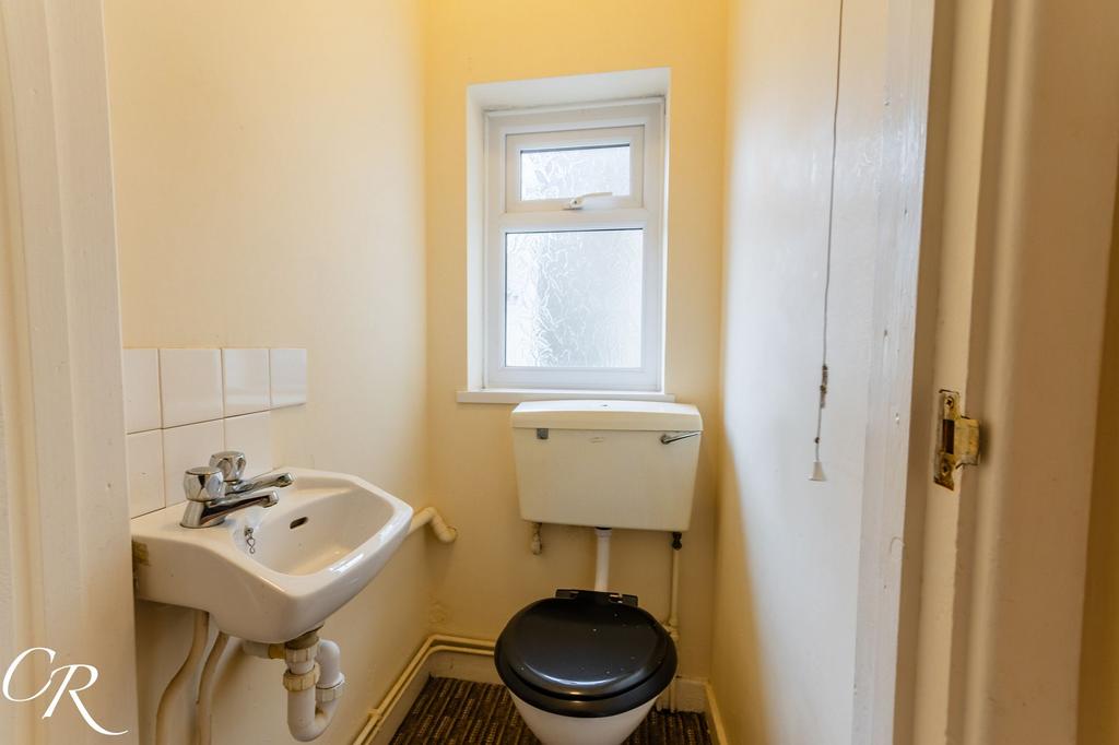 Upstairs Cloakroom