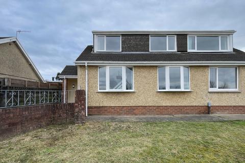 3 bedroom semi-detached house to rent, Greenfield Crescent, Swansea