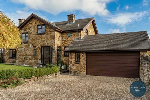 undefined, Yew Tree Rise, Brackley NN13