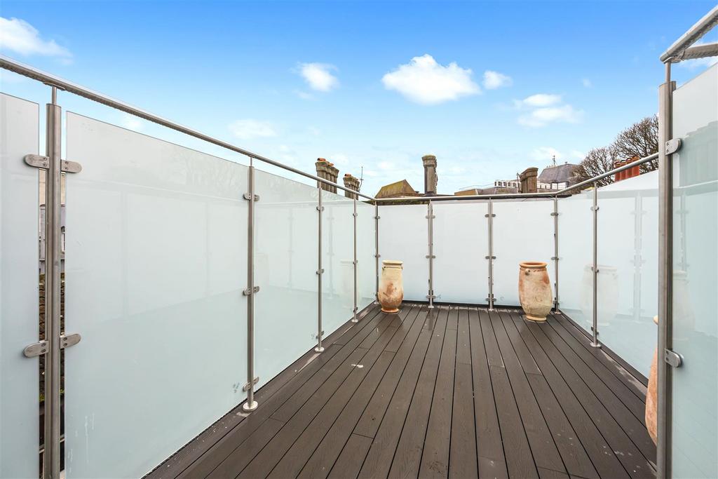 7 D Queen Sq Roof terrace.jpeg