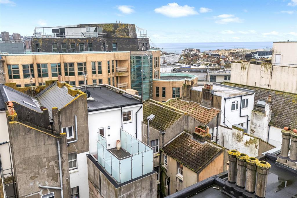 7 D Queen Sq Roof terrace 2.jpeg