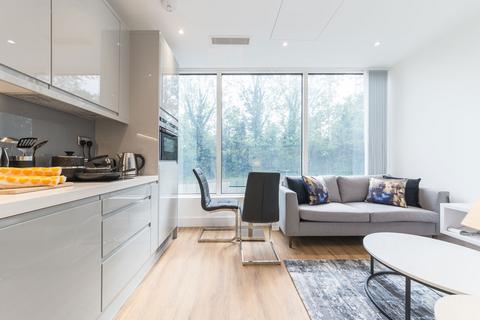Studio to rent, West Gate, London W5