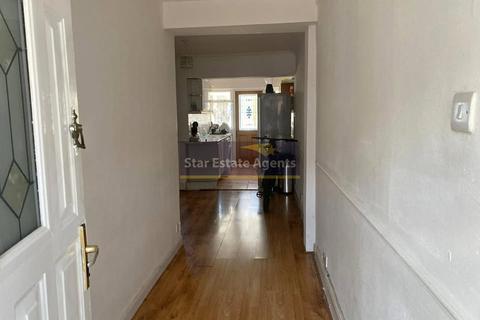 undefined, Dagenham RM10