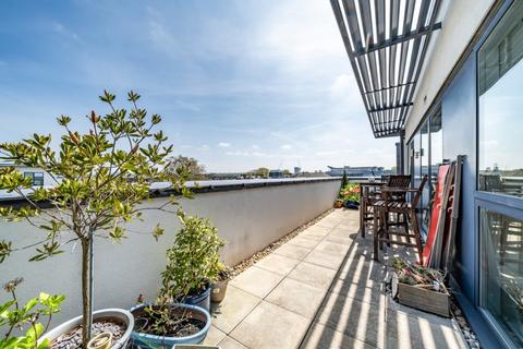 2 bedroom flat for sale, Clapham Road, London, SW4