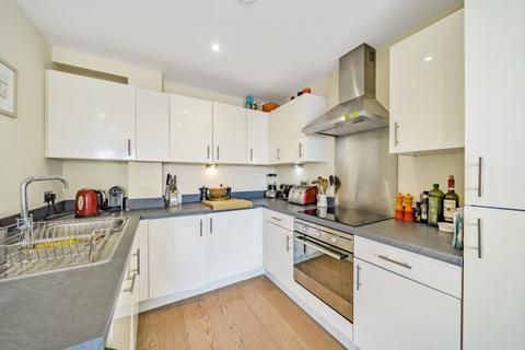 2 bedroom flat for sale, Clapham Road, London, SW4