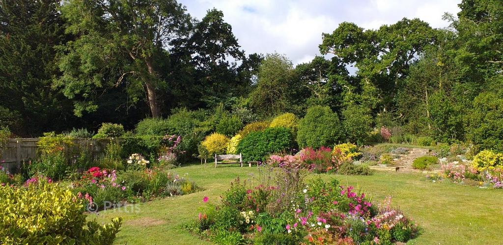Rear Garden Sellers Photo