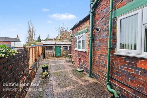 3 bedroom end of terrace house for sale, Stone Street, Stoke-On-Trent
