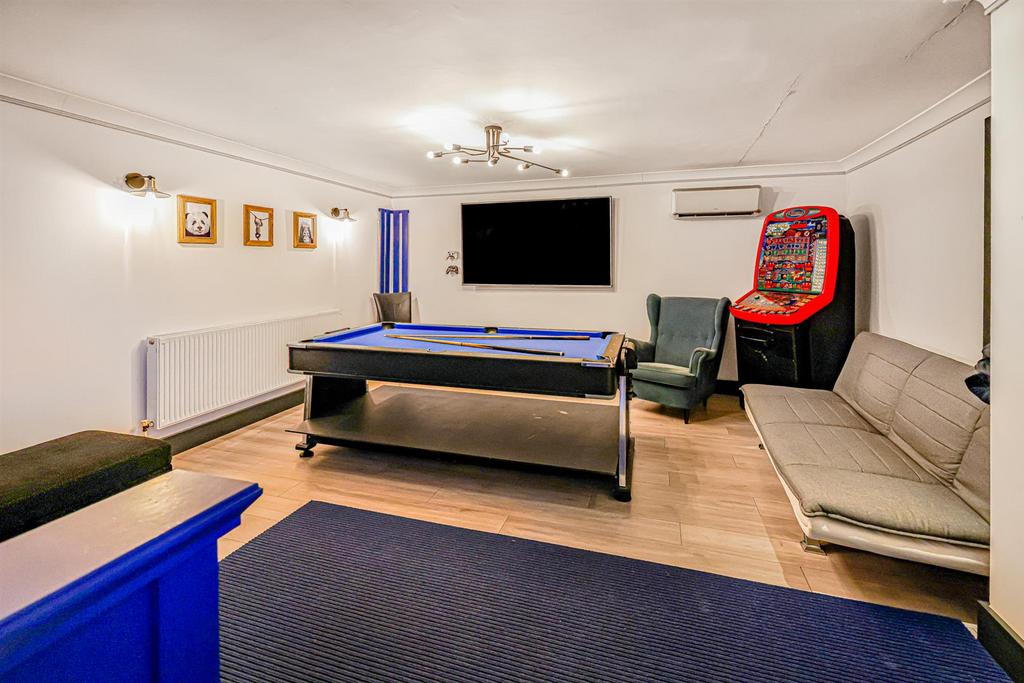 Bar / Lounge Area