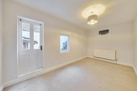 2 bedroom apartment for sale, Wilson Road, London