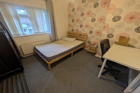 undefined, Austrey Avenue, Beeston, NG9 2SX