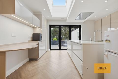 4 bedroom semi-detached house to rent, Ashfield Road, London N14