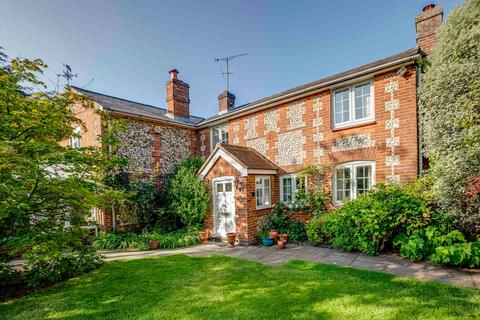 5 bedroom cottage for sale, 4 Robin Close, High Wycombe HP15